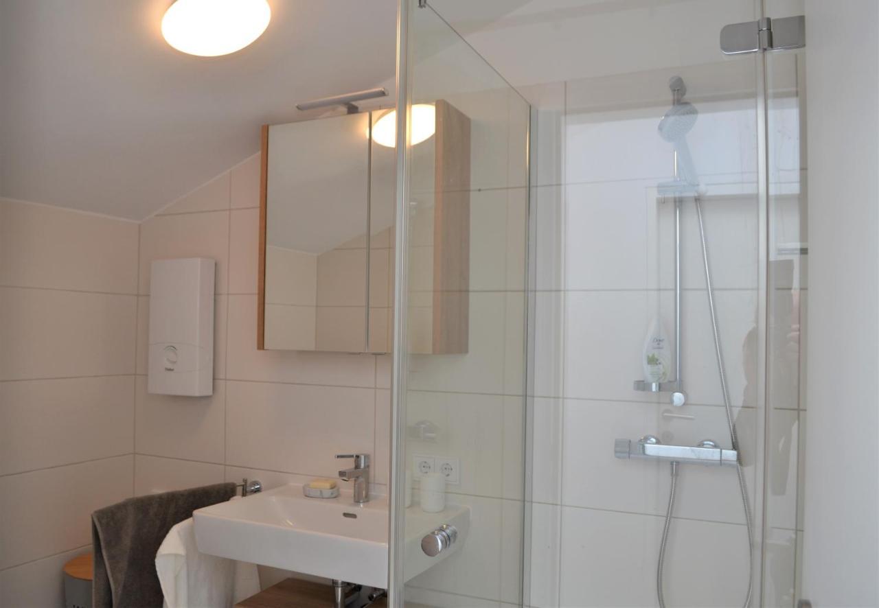 Ferienwohnung Mit Seeblick, Unterach Am Attersse Unterach am Attersee Exterior photo